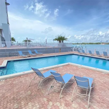 Image 3 - Bay Garden Manor, 1250 West Avenue, Miami Beach, FL 33139, USA - Condo for sale