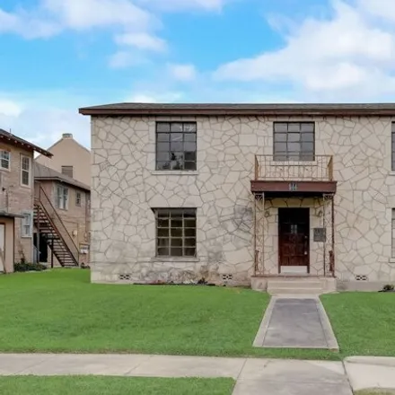 Buy this 4 bed house on 878 Grant Avenue in San Antonio, TX 78201