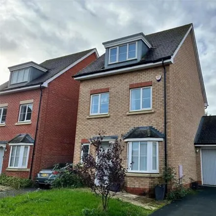 Buy this 4 bed house on Fountains Close in Daventry, NN11 2LD