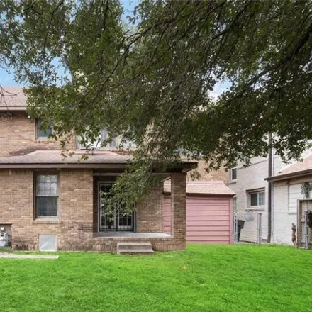 Image 3 - 2072 Wentworth Street, Houston, TX 77004, USA - House for sale
