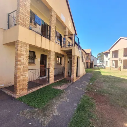 Image 2 - Progress Road, Lindhaven, Roodepoort, 1725, South Africa - Apartment for rent