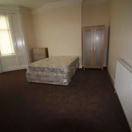 Image 5 - Dunholme Road, Newcastle upon Tyne, NE4 6XE, United Kingdom - Apartment for rent