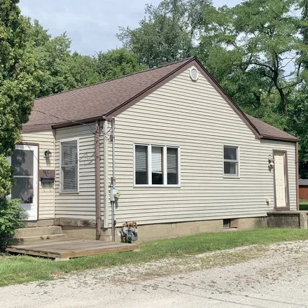Buy this 2 bed house on 1004 Deleon Street in Ottawa, IL 61350