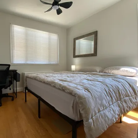 Rent this 4 bed room on Washington in Congress Heights, US