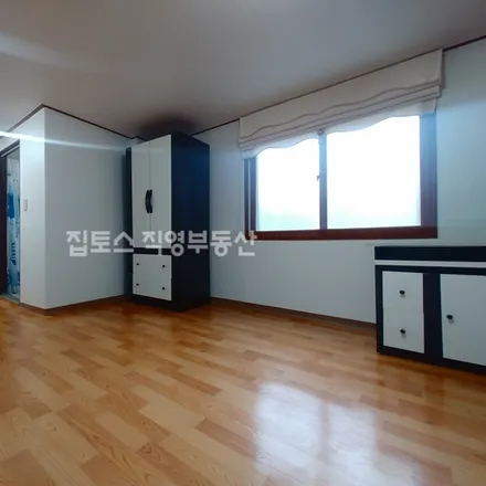 Rent this studio apartment on 서울특별시 관악구 봉천동 972-17