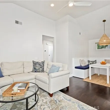 Image 3 - 116-130 Hartford Drive, Newport Beach, CA 92660, USA - Condo for sale