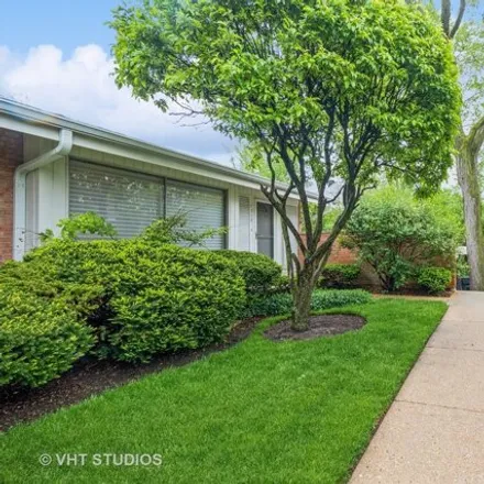 Image 3 - 7017 Tripp Avenue, Lincolnwood, Niles Township, IL 60712, USA - House for sale
