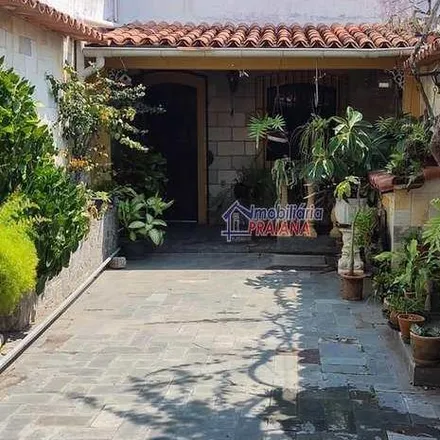 Buy this 2 bed house on Rua Cediel Marinho in Arraial do Cabo - RJ, 28930-000