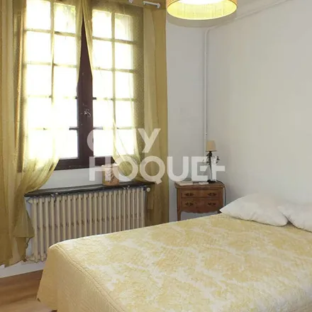 Rent this 5 bed apartment on Hôtel de Ville in 15 Place de l'Horloge, 84000 Avignon