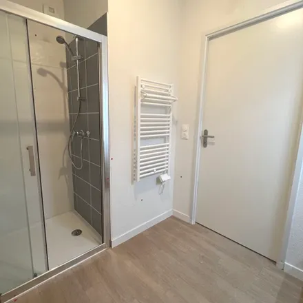 Rent this 1 bed apartment on 16 Rue de Béguine in 37300 Joué-lès-Tours, France