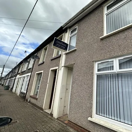Rent this 3 bed townhouse on 1 Henry Street in Hopkinstown, CF37 2RG
