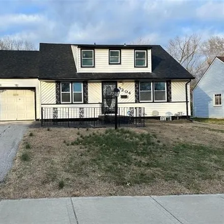 Buy this 3 bed house on 5208 East 40th Terrace in Kansas City, MO 64130