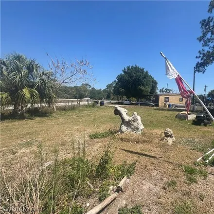 Image 3 - 8401 Wooley Drive, Suncoast Estates, Lee County, FL 33917, USA - Apartment for sale