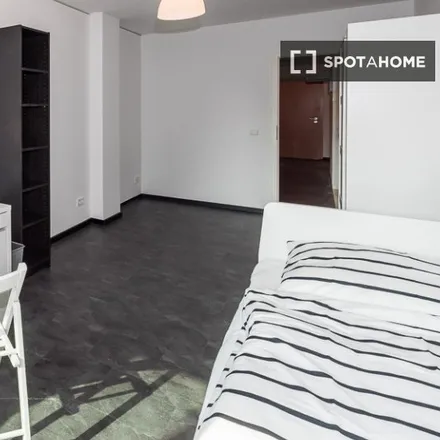 Rent this 2 bed room on Weserstraße in Taunusstraße, 60329 Frankfurt