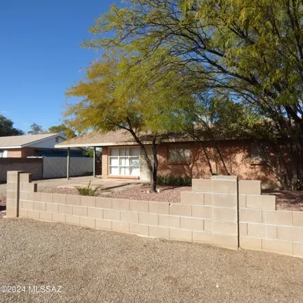 Rent this 3 bed house on 1231 North Mountain Avenue in Tucson, AZ 85719