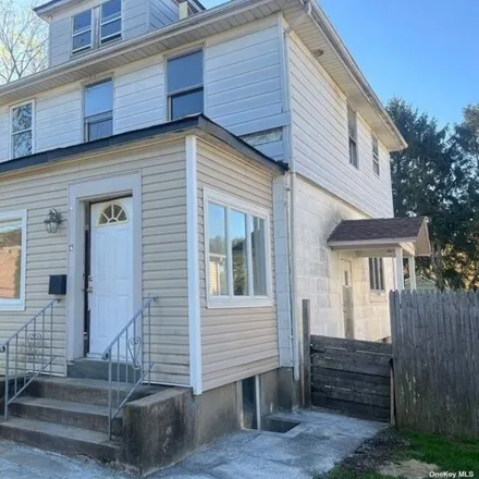 Buy this 3 bed house on 73 Coles St in Glen Cove, New York