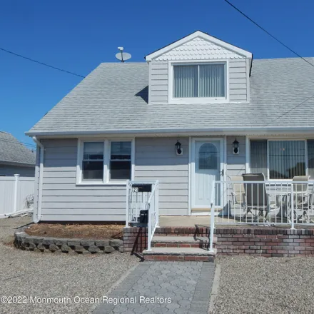 Buy this 6 bed duplex on 121 Pennsylvania Avenue in Lavallette, Ocean County