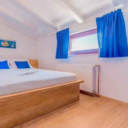 Rent this 3 bed house on Duge Njive in Split-Dalmatia County, Croatia
