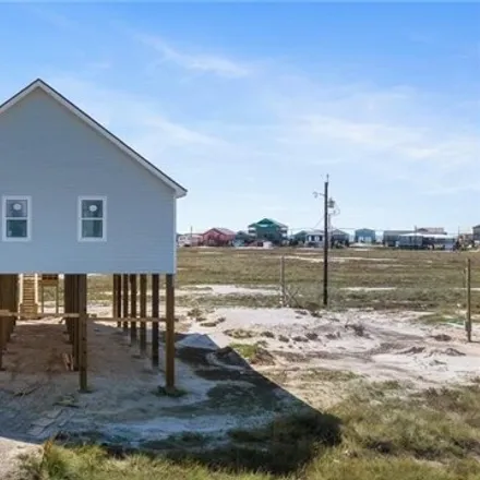 Image 2 - 205 Northwest Drive, Holiday Beach, Aransas County, TX 78382, USA - House for sale