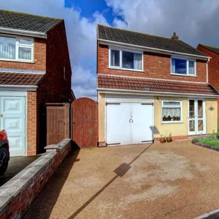 Buy this 3 bed house on unnamed road in Tamworth, B77 3ER