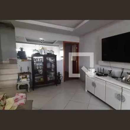 Rent this 3 bed house on Avenida Victor Civita in Jardim Santa Maria, Osasco - SP