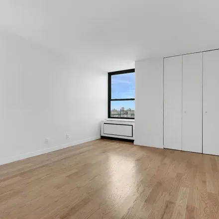 Rent this 4 bed apartment on Bank of America in 2380 Broadway, New York