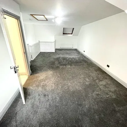 Image 4 - 11, Manchester, M16 8LP, United Kingdom - Apartment for rent