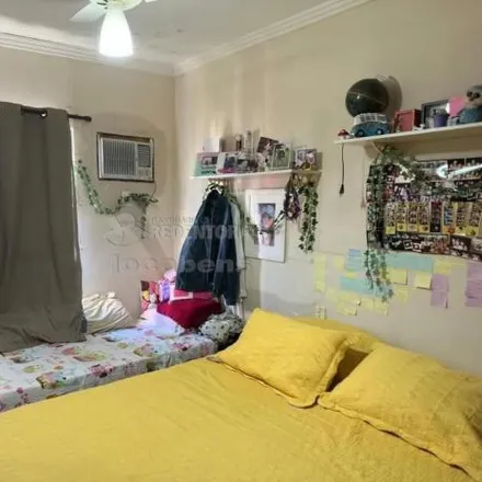 Buy this 3 bed apartment on Rua Benjamin Constant in Vila Bancária, São José do Rio Preto - SP
