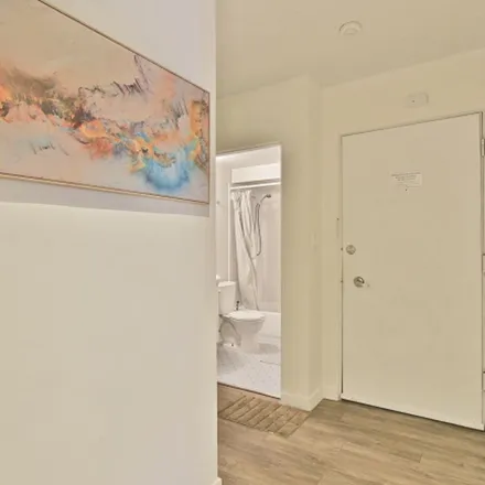 Image 1 - Suffolk House, 1540 Haro Street, Vancouver, BC, Canada - Apartment for rent