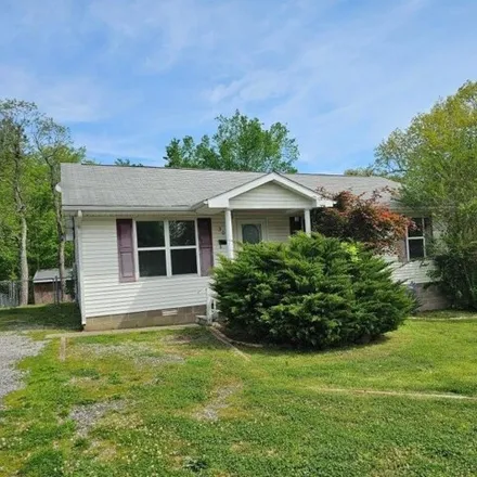 Buy this 3 bed house on 316 West 15th Street in Benton, KY 42025
