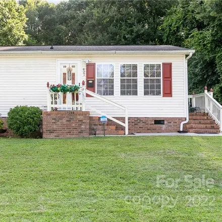 Buy this 2 bed house on 421 South Pine Street in Dallas, NC 28034