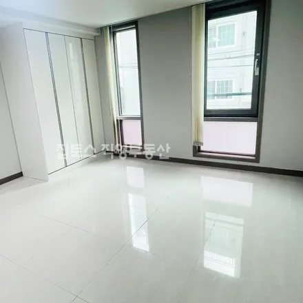 Rent this studio apartment on 서울특별시 강남구 역삼동 687-8