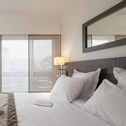 Rent this 1 bed apartment on 51 Avenue de l'Arche in 92400 Courbevoie, France