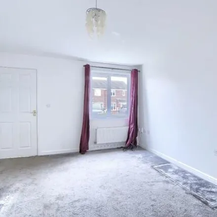 Image 2 - St Albans Close, Redcar, TS10 4SU, United Kingdom - Townhouse for sale