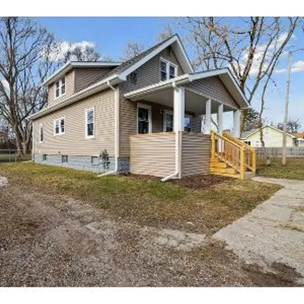 Buy this 4 bed house on 4012 South Washington Road in Saginaw, MI 48601