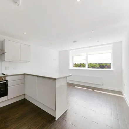 Image 1 - Northumberland House, 29 Brighton Road, London, SM2 5FR, United Kingdom - Apartment for rent