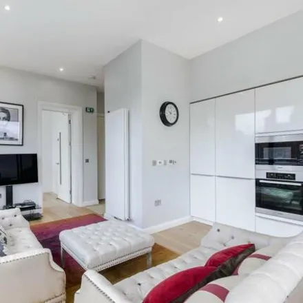 Image 2 - 280 High Holborn, London, WC1V 6EA, United Kingdom - Apartment for rent
