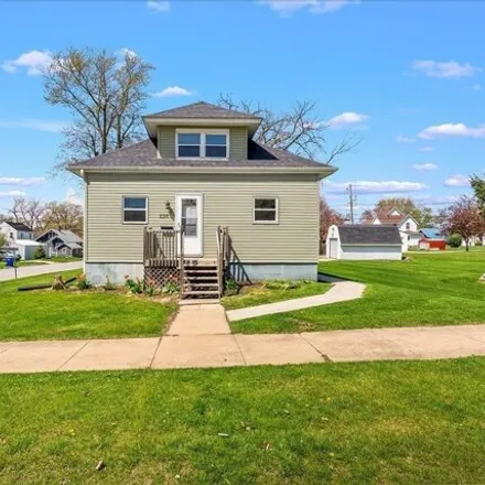 Buy this 4 bed house on 465 3rd Street Southeast in Oelwein, IA 50662