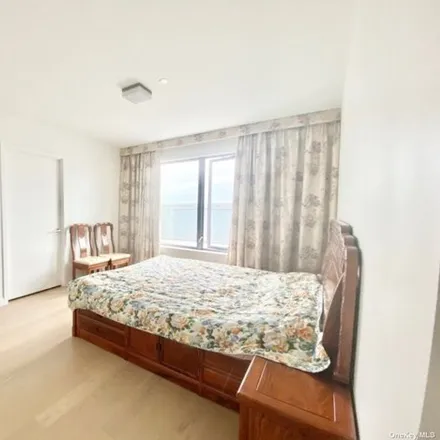 Image 7 - Flushing Commons South, 138-35 39th Avenue, New York, NY 11354, USA - Condo for sale