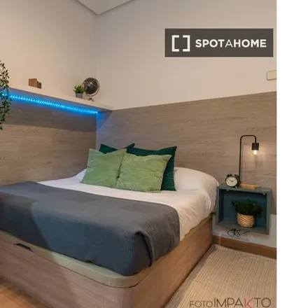 Rent this 5 bed room on Madrid in Calle de Santa María, 41