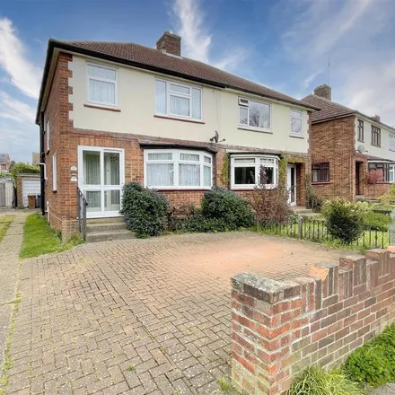 Rent this 3 bed duplex on Chesterfield Doctors Surgery in 29 Chesterfield Drive, Ipswich