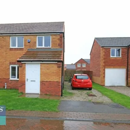 Buy this 3 bed duplex on unnamed road in Leeds, BD4 0FB