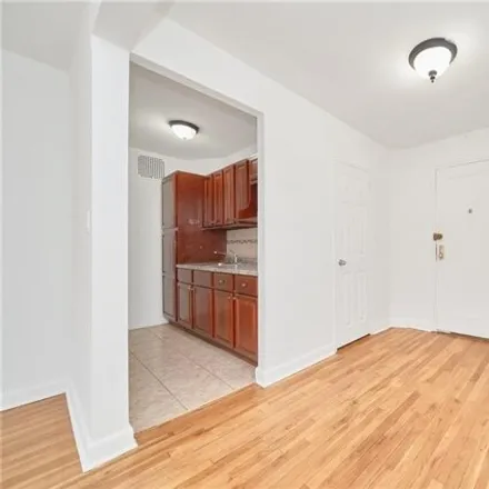 Image 3 - The Arkansas, 84-19 51st Avenue, New York, NY 11373, USA - Apartment for sale