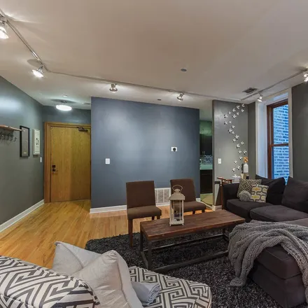 Image 6 - 550-568 West Surf Street, Chicago, IL 60657, USA - House for sale
