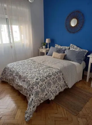 Rent this 2 bed room on Almada (R Bernardo Francisco Costa in 73), Rua Bernardo Francisco da Costa