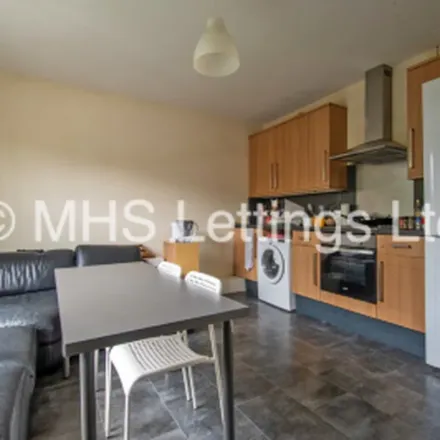 Image 3 - Back Kelso Road, Leeds, LS2 9PP, United Kingdom - Apartment for rent