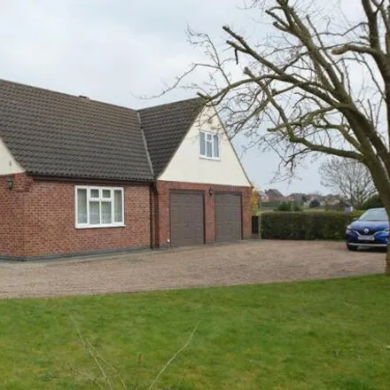 Buy this 4 bed house on Pear Tree Farm in Field Road, Crowle
