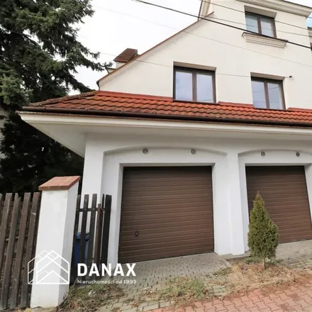 Buy this studio house on Walerego Eljasza-Radzikowskiego 63 in 31-315 Krakow, Poland