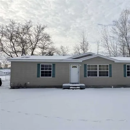 Buy this 3 bed house on 1141 Division Street in Cheboygan, MI 49721