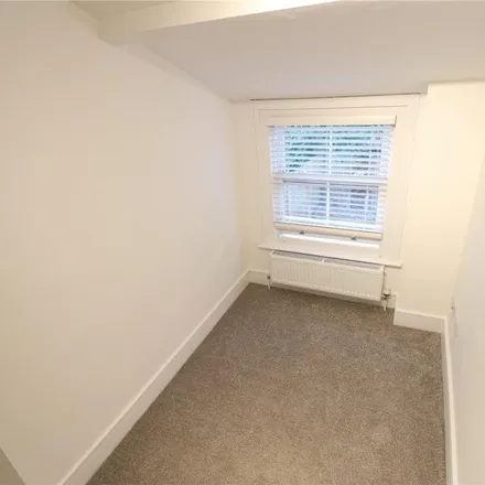 Image 9 - 16 Nevill Grove, North Watford, WD24 5EA, United Kingdom - Townhouse for rent